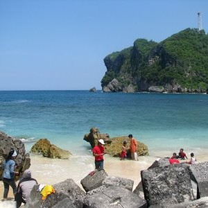 Pantai Sadeng, Keindahan Alam Muara Sungai Bengawan Solo Kuno 